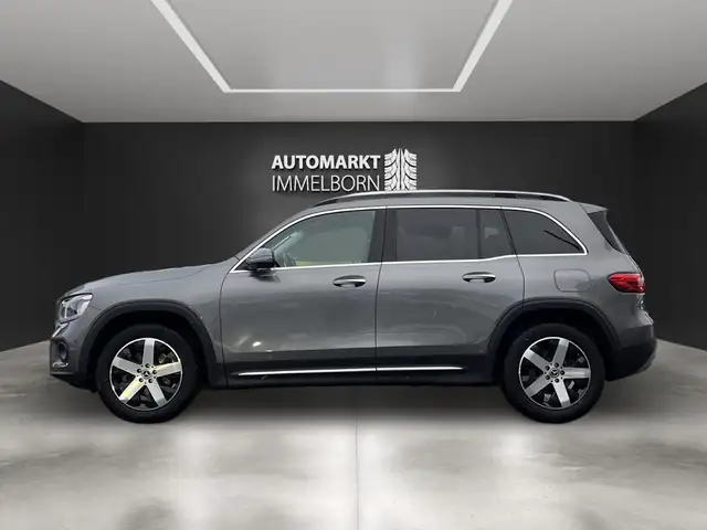 Mercedes-Benz GLB view 10