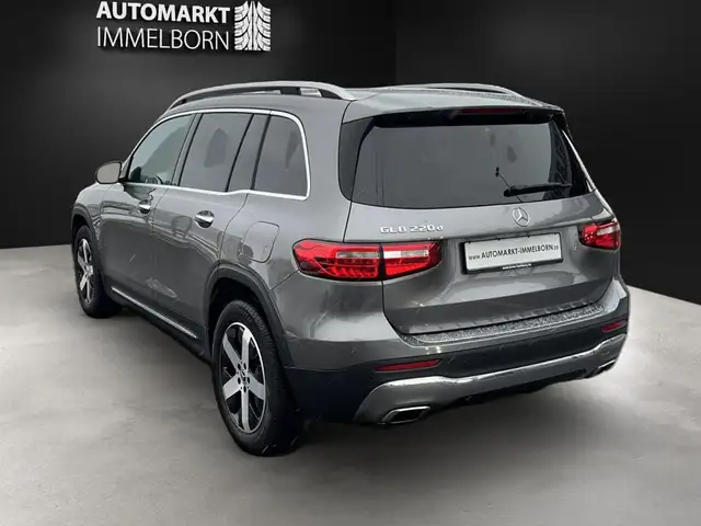Mercedes-Benz GLB view 5