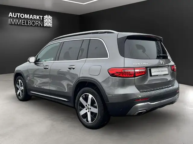 Mercedes-Benz GLB view 6