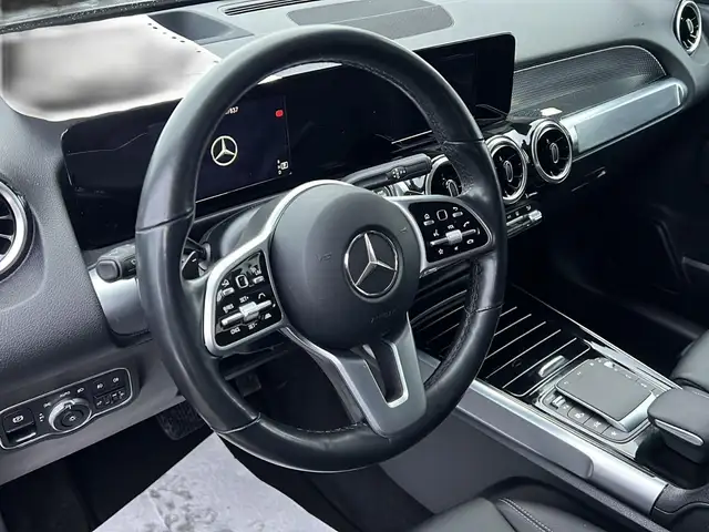 Mercedes-Benz GLB view 13