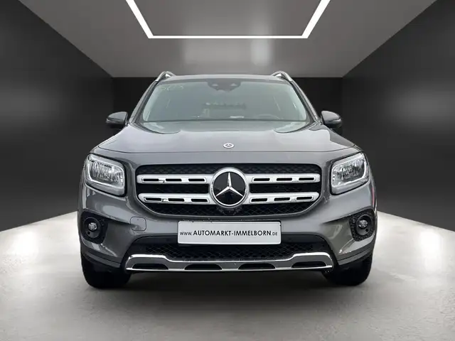 Mercedes-Benz GLB view 8