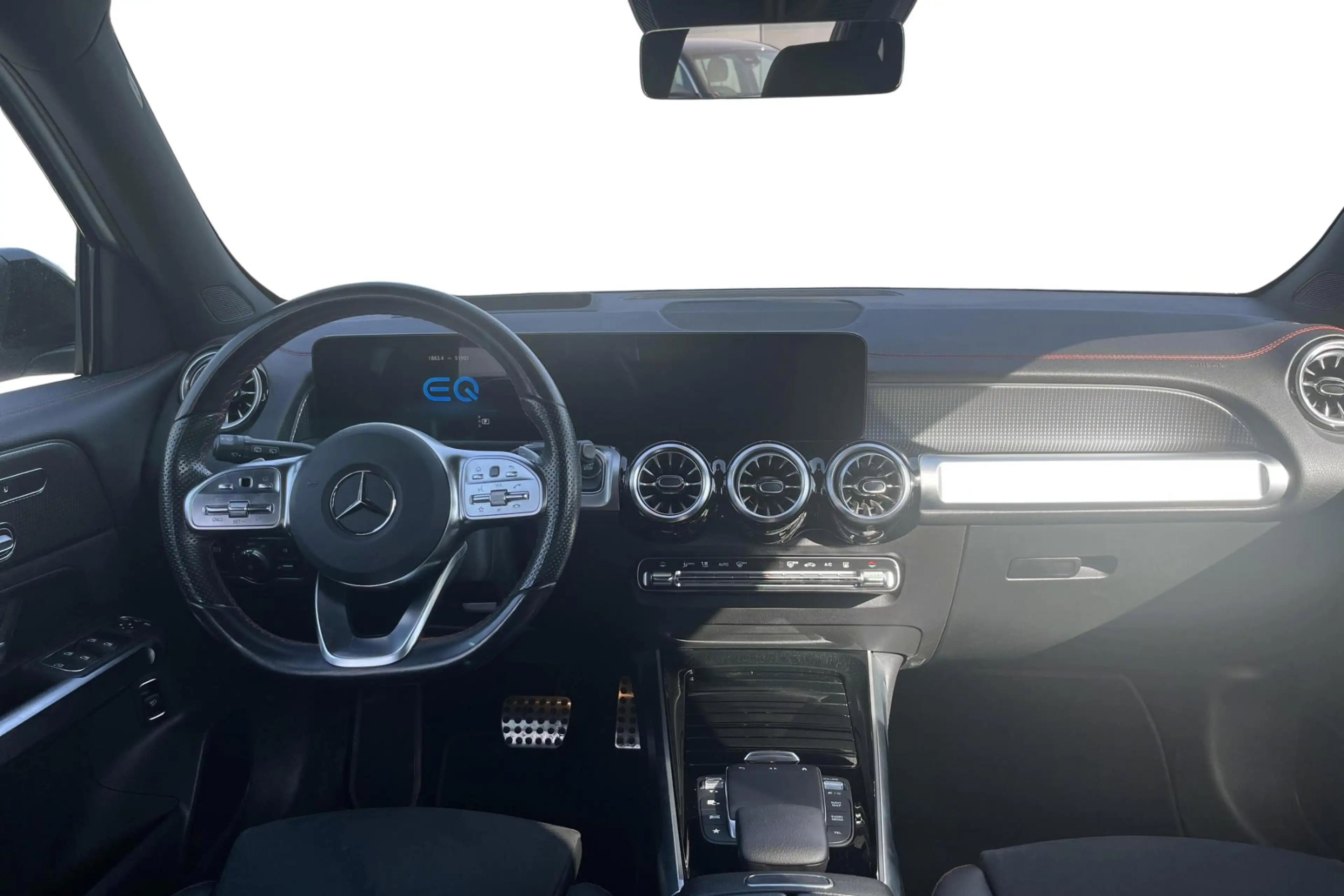 Mercedes-Benz EQB 300 EQB 4MATIC AMG Line 7-seat — photo 14