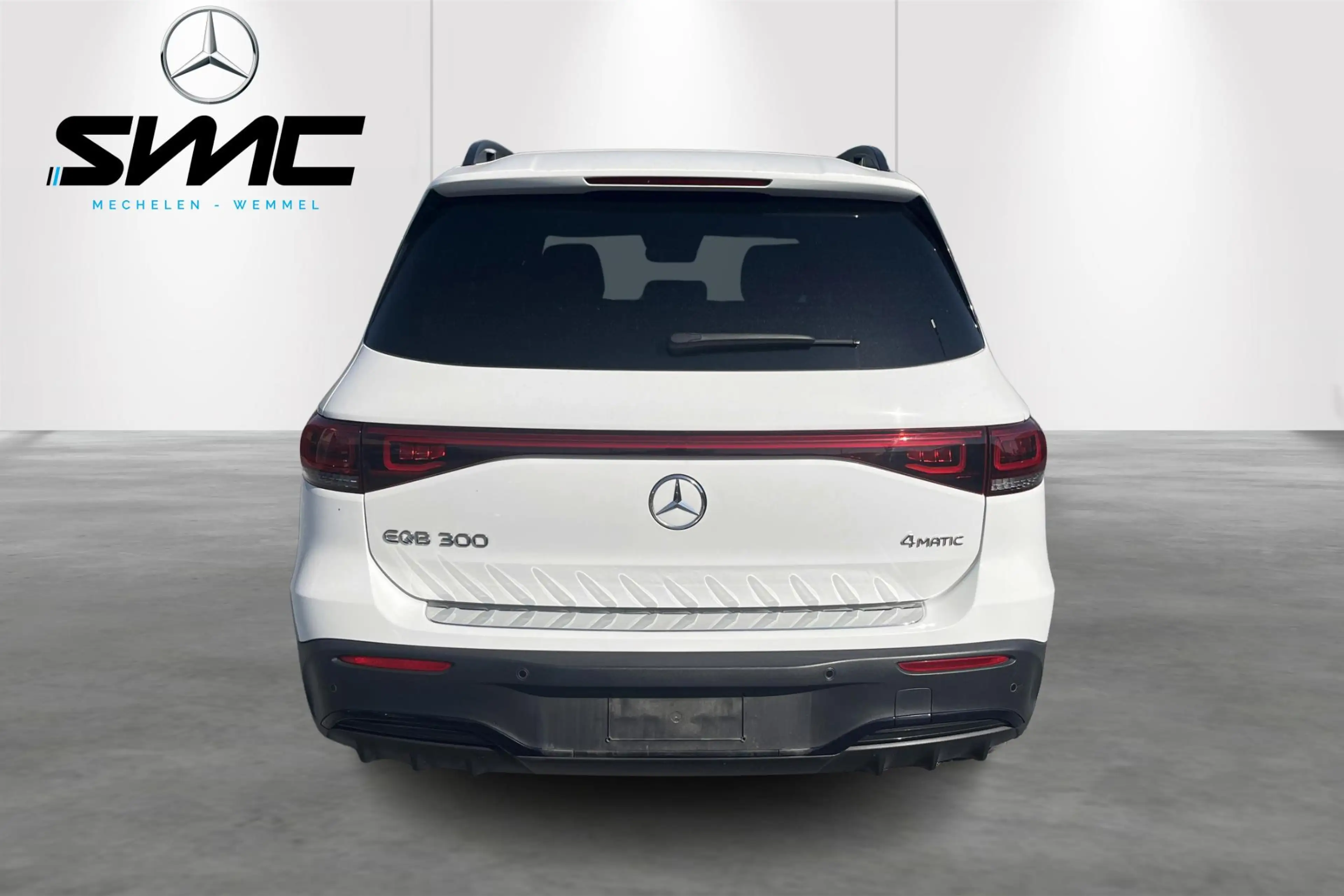Mercedes-Benz EQB 300 EQB 4MATIC AMG Line 7-seat — photo 9