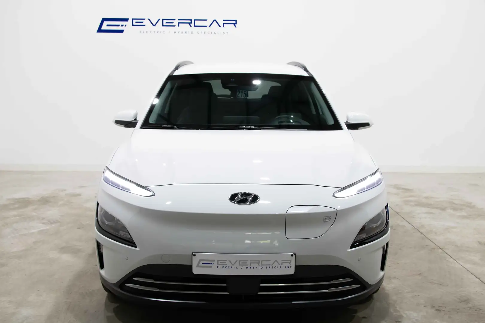 Hyundai KONA 39.2 kWh INTUITIVE **CAMERA*KEYLESS*CAR-PLAY*** bijela - 2