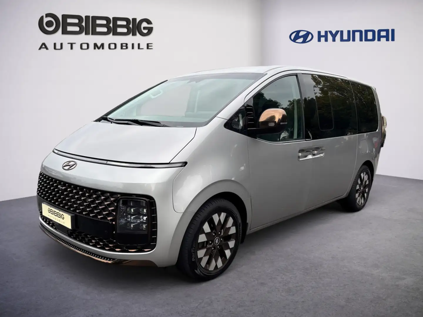 Hyundai STARIA 2.2 CRDI Signature 8-AT 4WD 7-SITZER Silber - 1