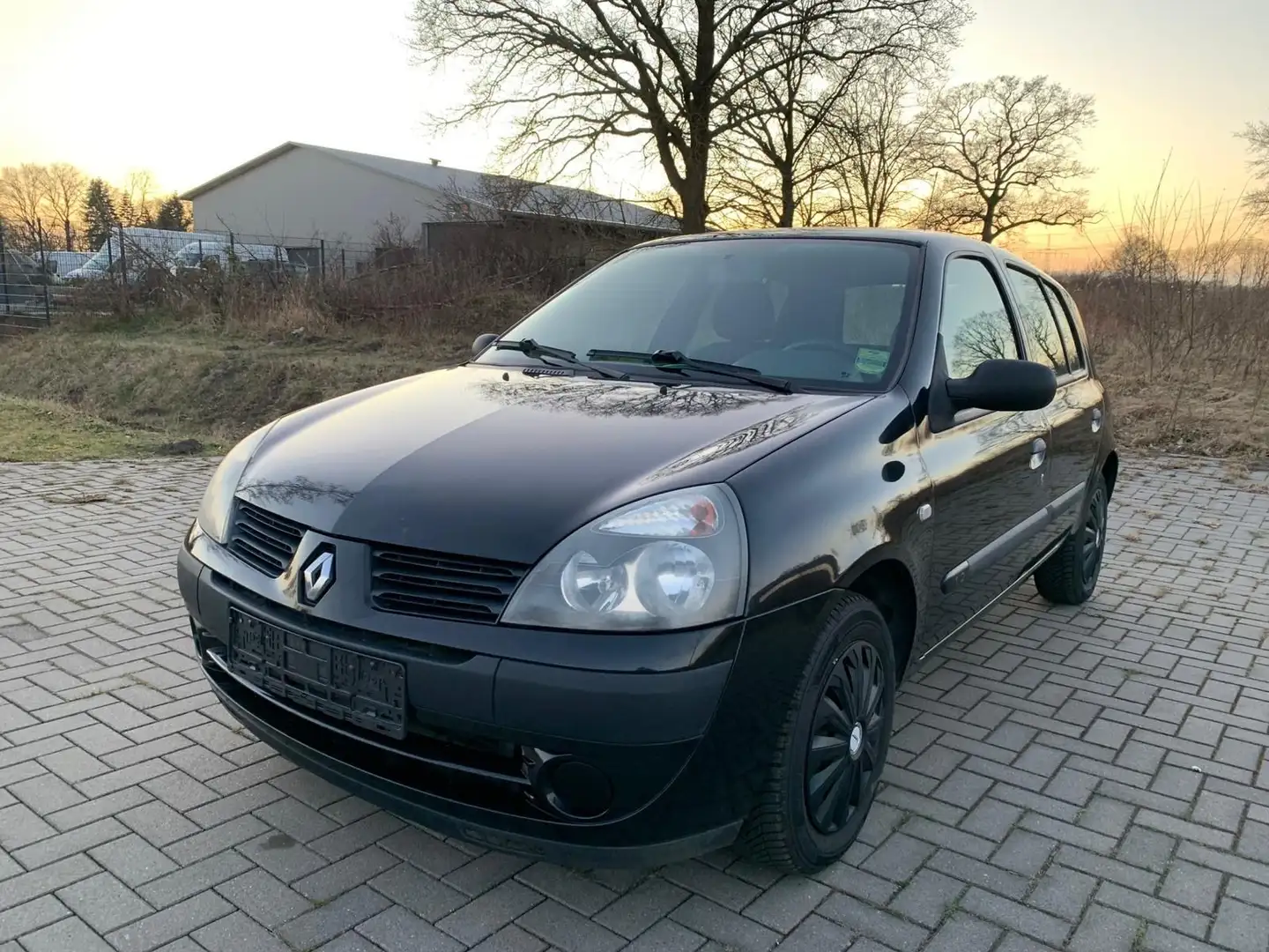 Renault Clio II Campus TÜV 11/2026 5 TÜRER/ZENTRALVER. Schwarz - 1