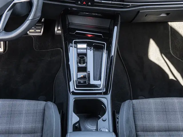 Volkswagen Golf view 13