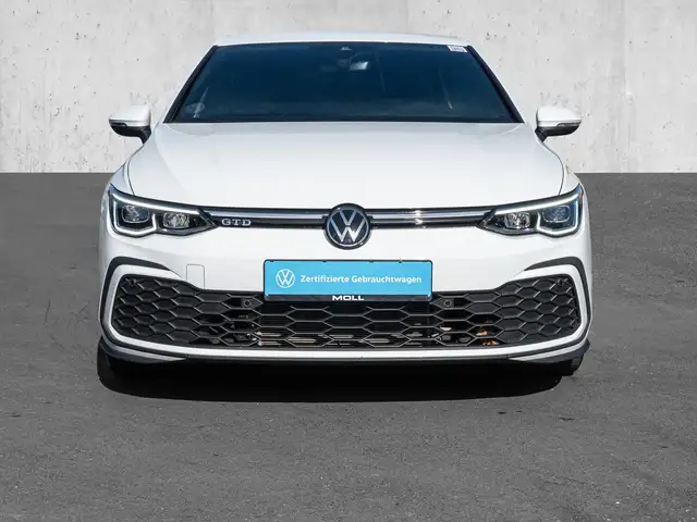 Volkswagen Golf view 3