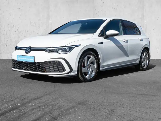 Volkswagen Golf view 2