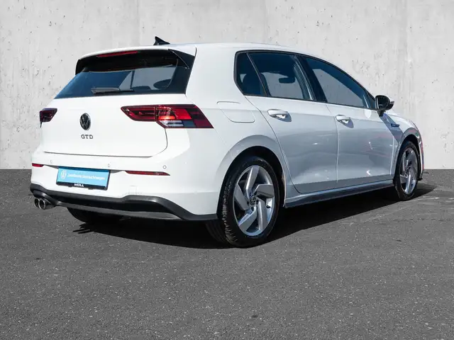 Volkswagen Golf view 4