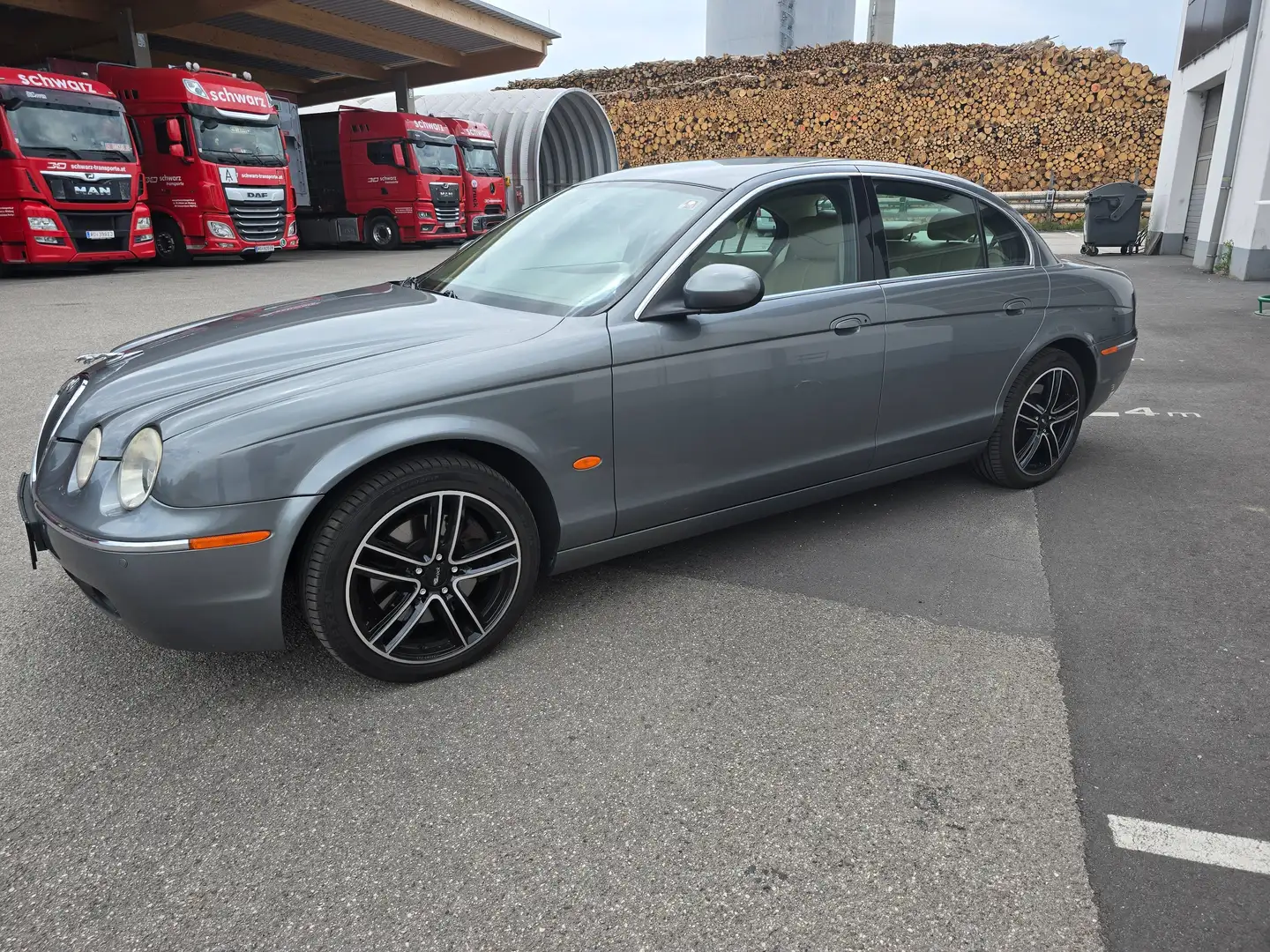 Jaguar S-Type S-Type 2,7 Executive Ds. Aut. Executive!Top Zustand! Grau - 2