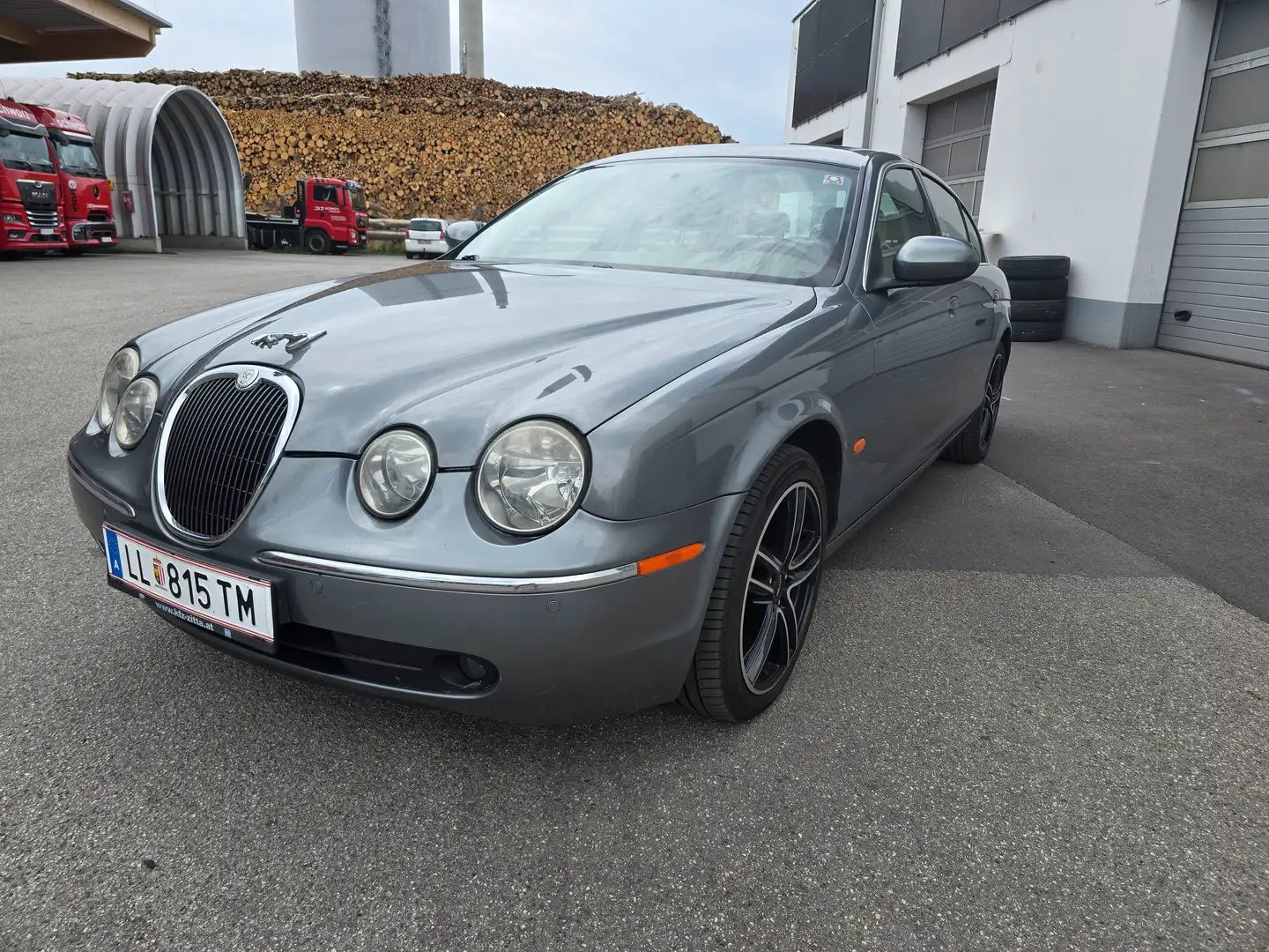 Jaguar S-Type S-Type 2,7 Executive Ds. Aut. Executive!Top Zustand! Grau - 1