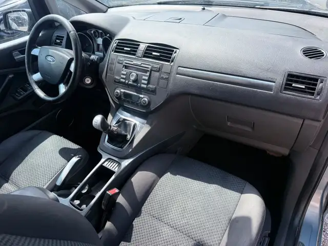 Ford C-Max view 14
