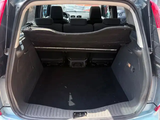 Ford C-Max view 11