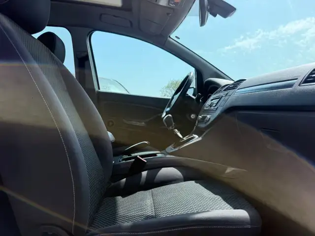 Ford C-Max view 13
