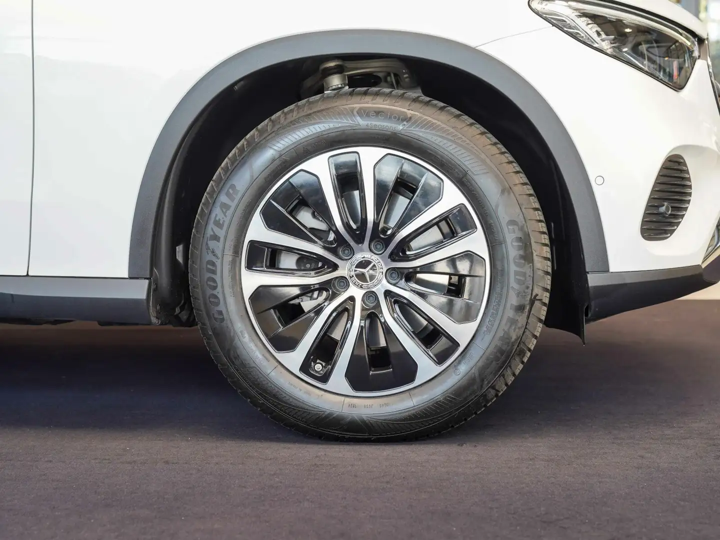 Mercedes-Benz GLC 220 GLC 220 d 4M AVANTGARDE Pano DISTRONIC AHK Memo Weiß - 2