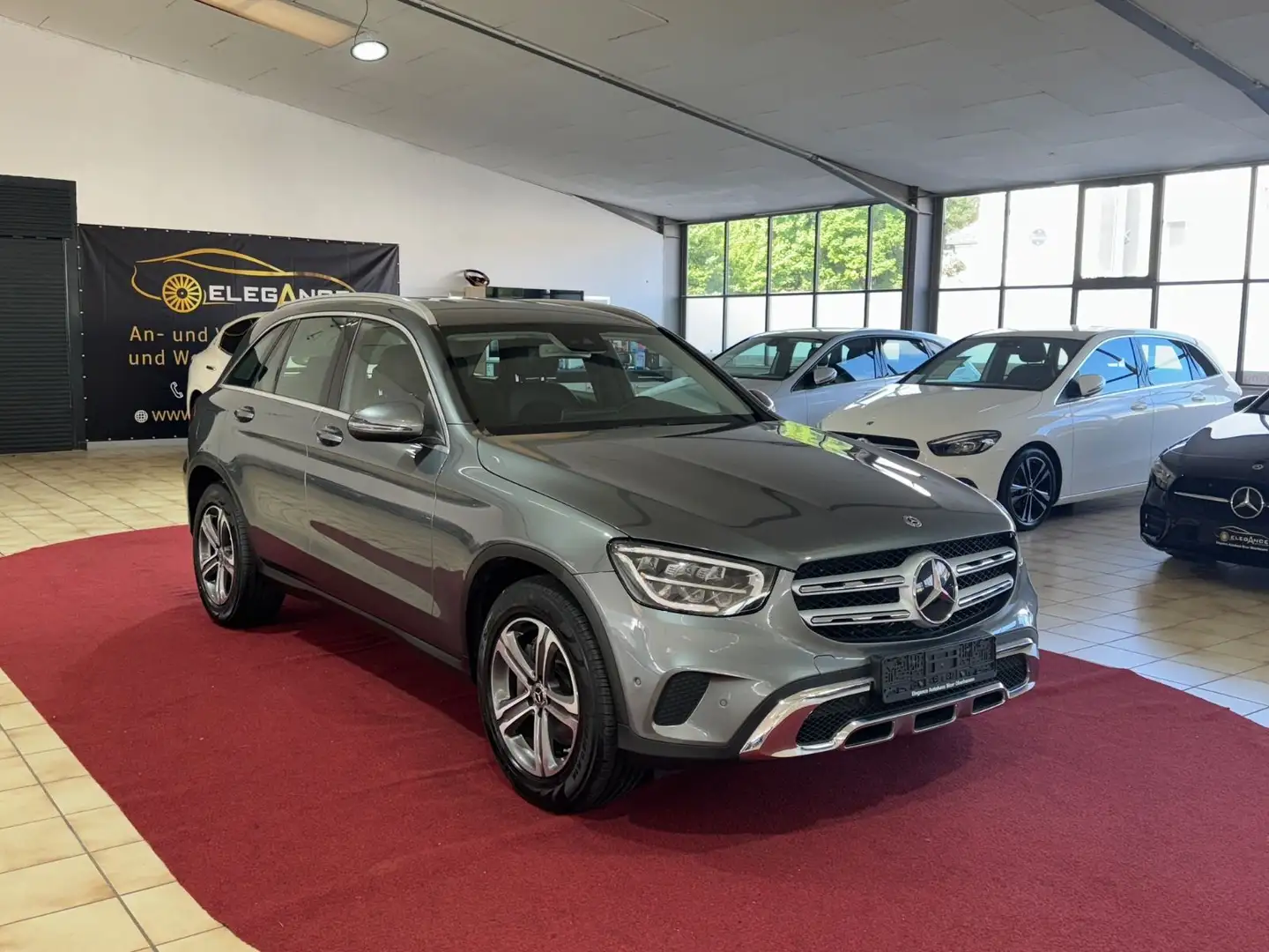 Mercedes-Benz GLC 220 d 4Matic AHK Grigio - 2