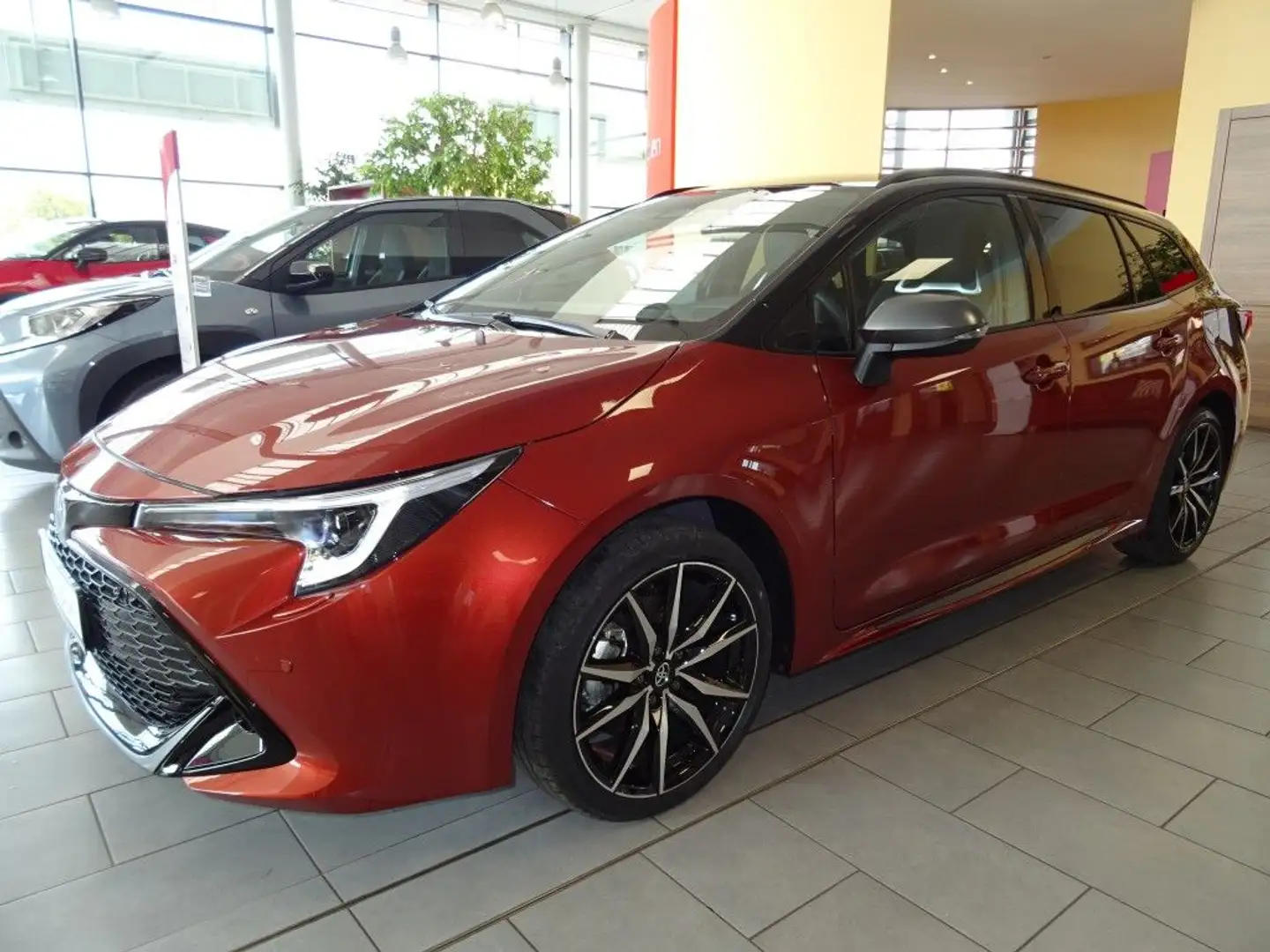 Toyota Corolla 2.0 Hybrid Touring Sports GR Sport Orange - 2