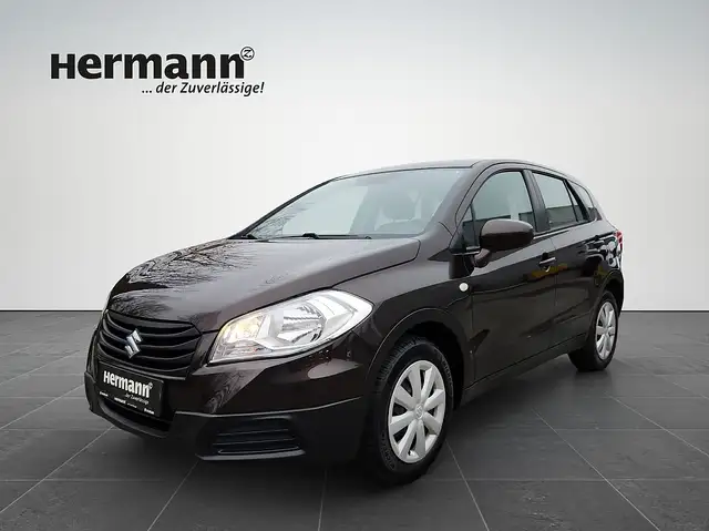 Suzuki SX4 S-Cross 1,6 clear inkl. Anhängerkupplung und PDC