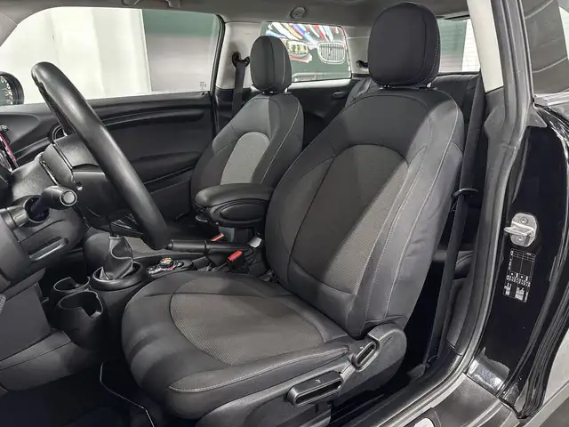 Mini Hatch view 9
