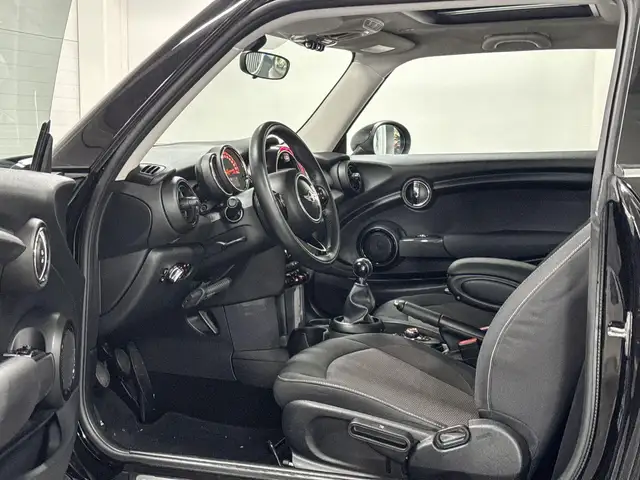 Mini Hatch view 8