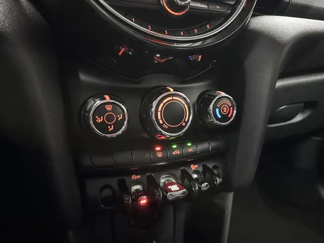 Mini Hatch view 15