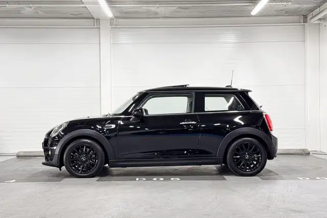 Mini Hatch view 2