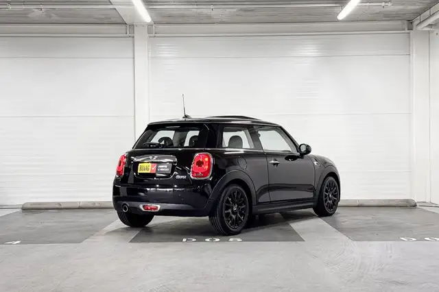 Mini Hatch view 6