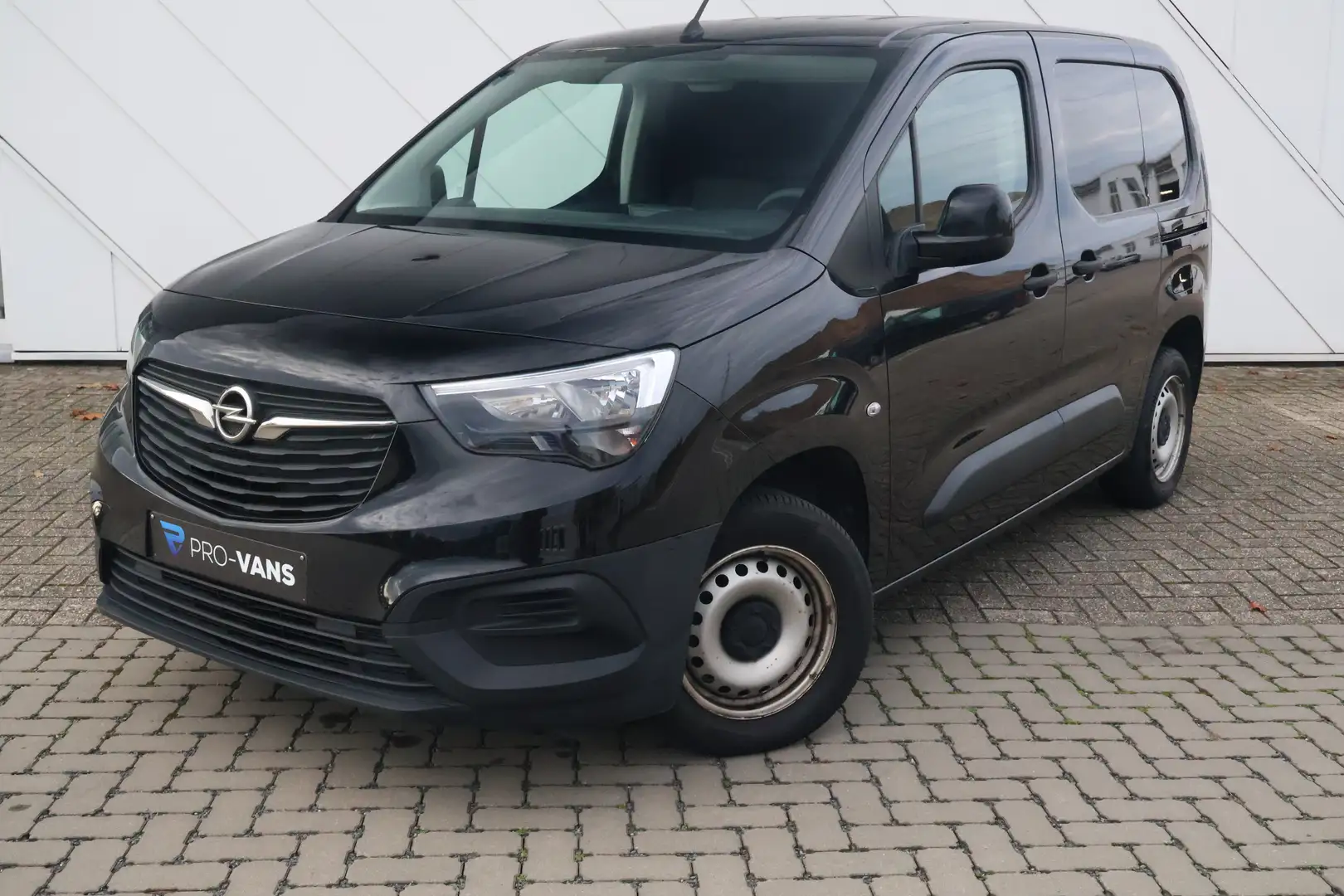 Opel Combo 1.2 110 PK MT6| Airco| CC| Sensoren| Bluetooth Noir - 1