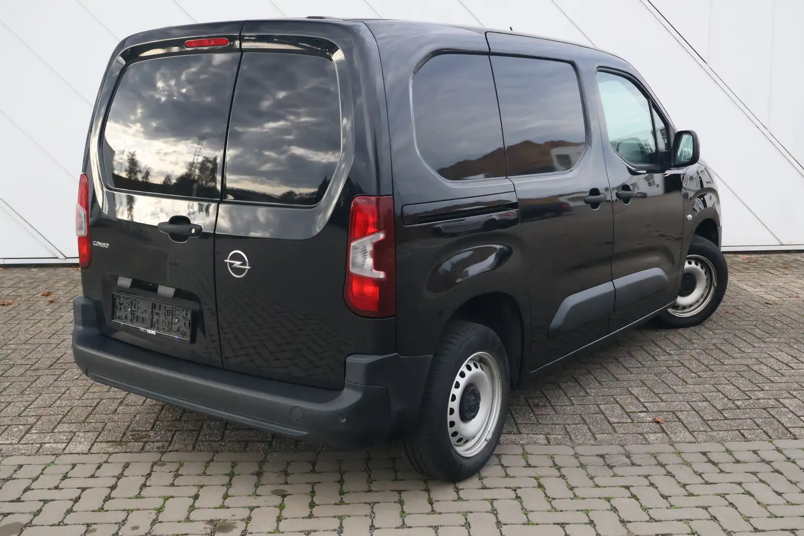 Opel Combo 1.2 110 PK MT6| Airco| CC| Sensoren| Bluetooth Noir - 2