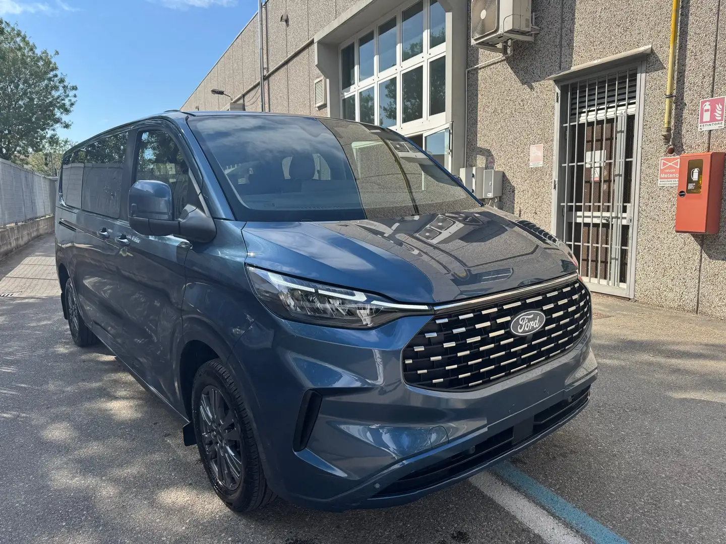 Ford Tourneo Custom 320 2.0 EcoBlue 136CV aut. PL Titanium NEW MODEL Синій - 2