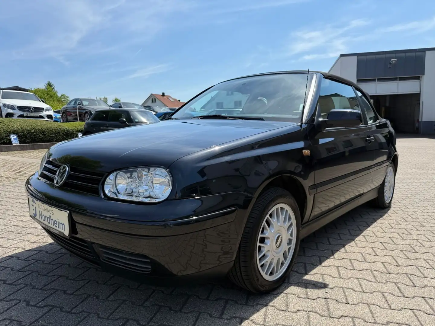 Volkswagen Golf IV 1.8 Highline Cabrio Schwarz - 1