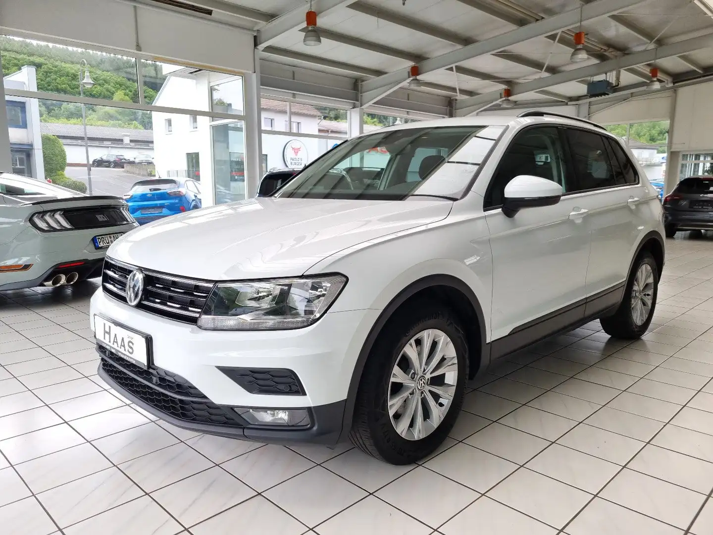 Volkswagen Tiguan 150 PS *Automatik* #Navi #AHK #Garantie Weiß - 1