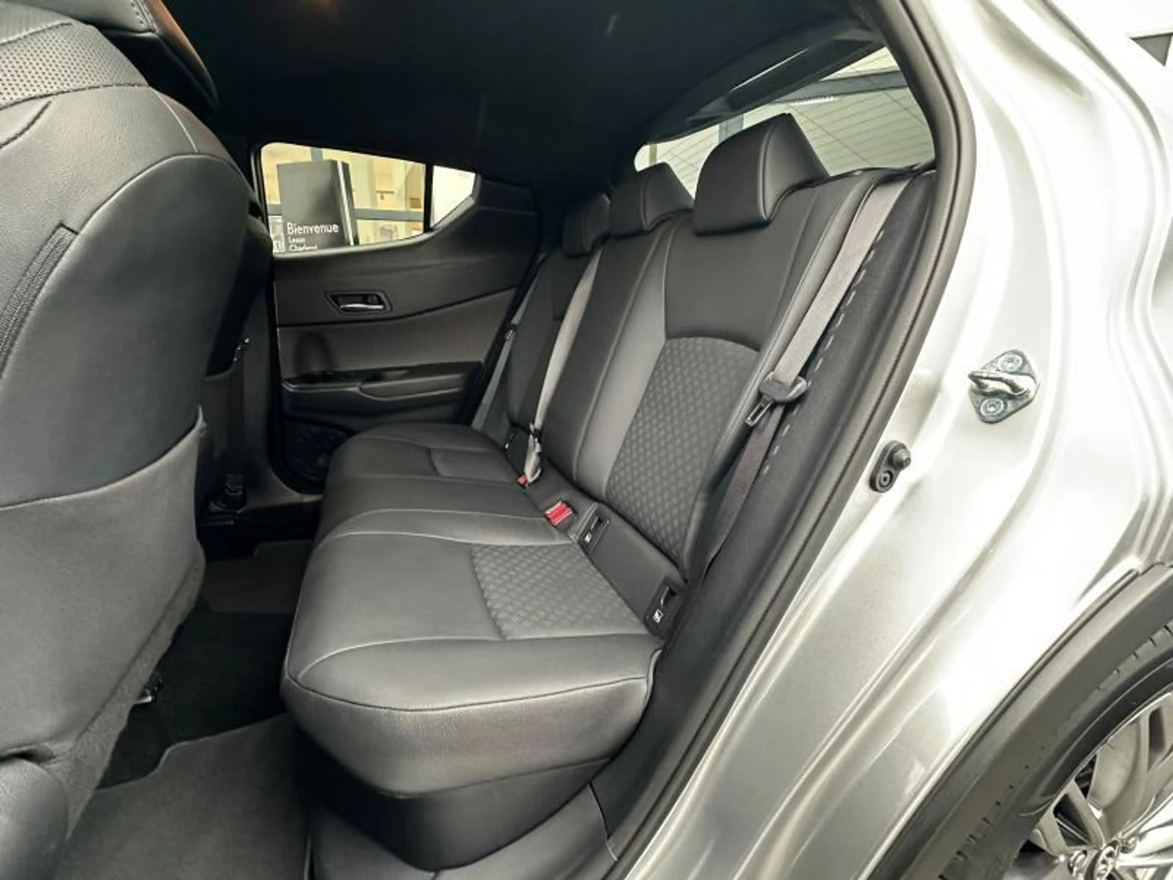 Toyota C-HR C-HIC Mono-Tone — photo 9