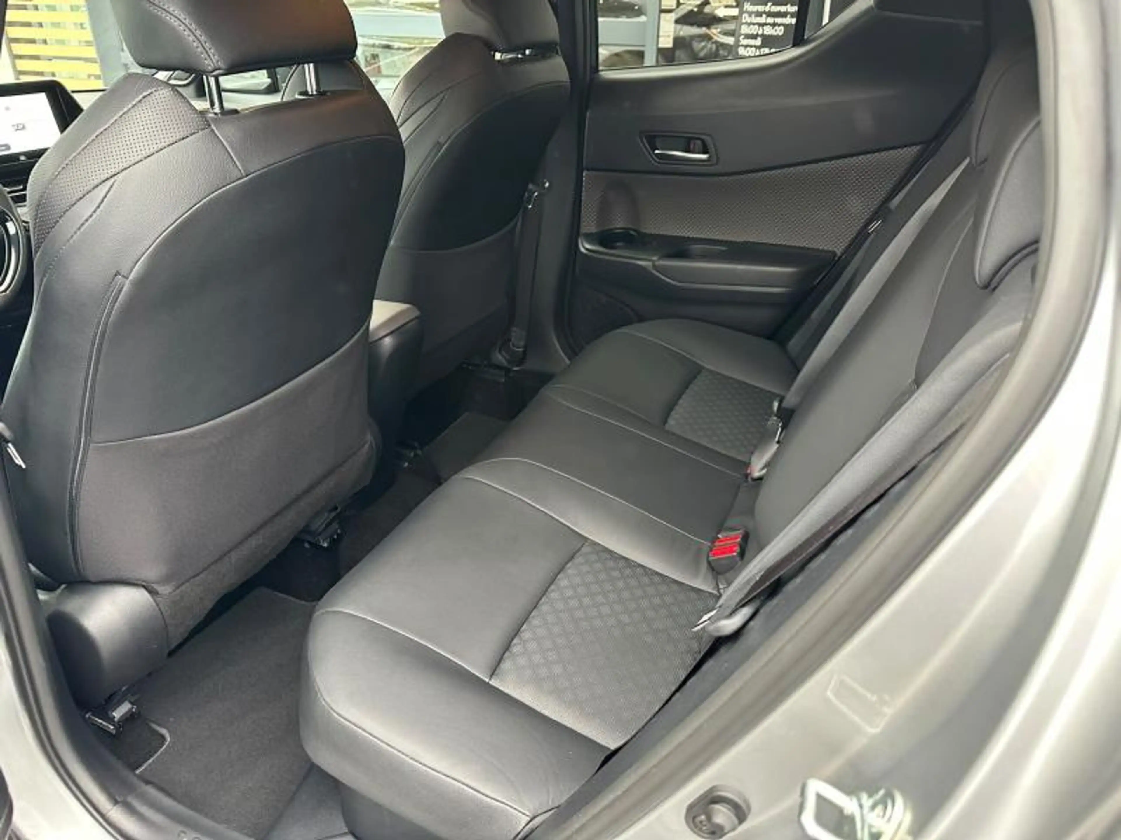 Toyota C-HR C-HIC Mono-Tone — photo 10