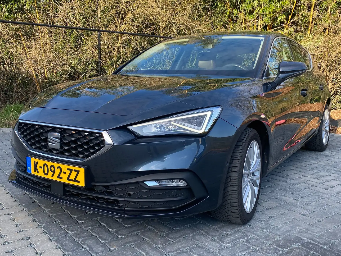 SEAT Leon 1.5 TSI FR Xcellence Grijs - 1