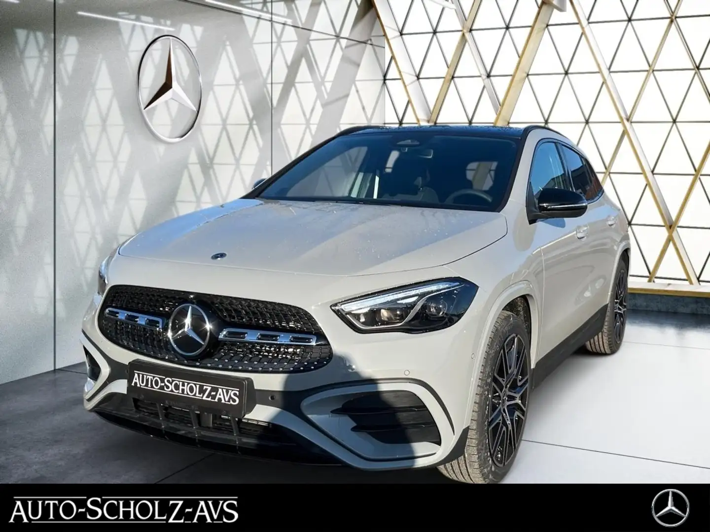 Mercedes-Benz GLA 200 AMG Edition AMG Pano*AHK*Night*Kam*EasyP Grau - 1