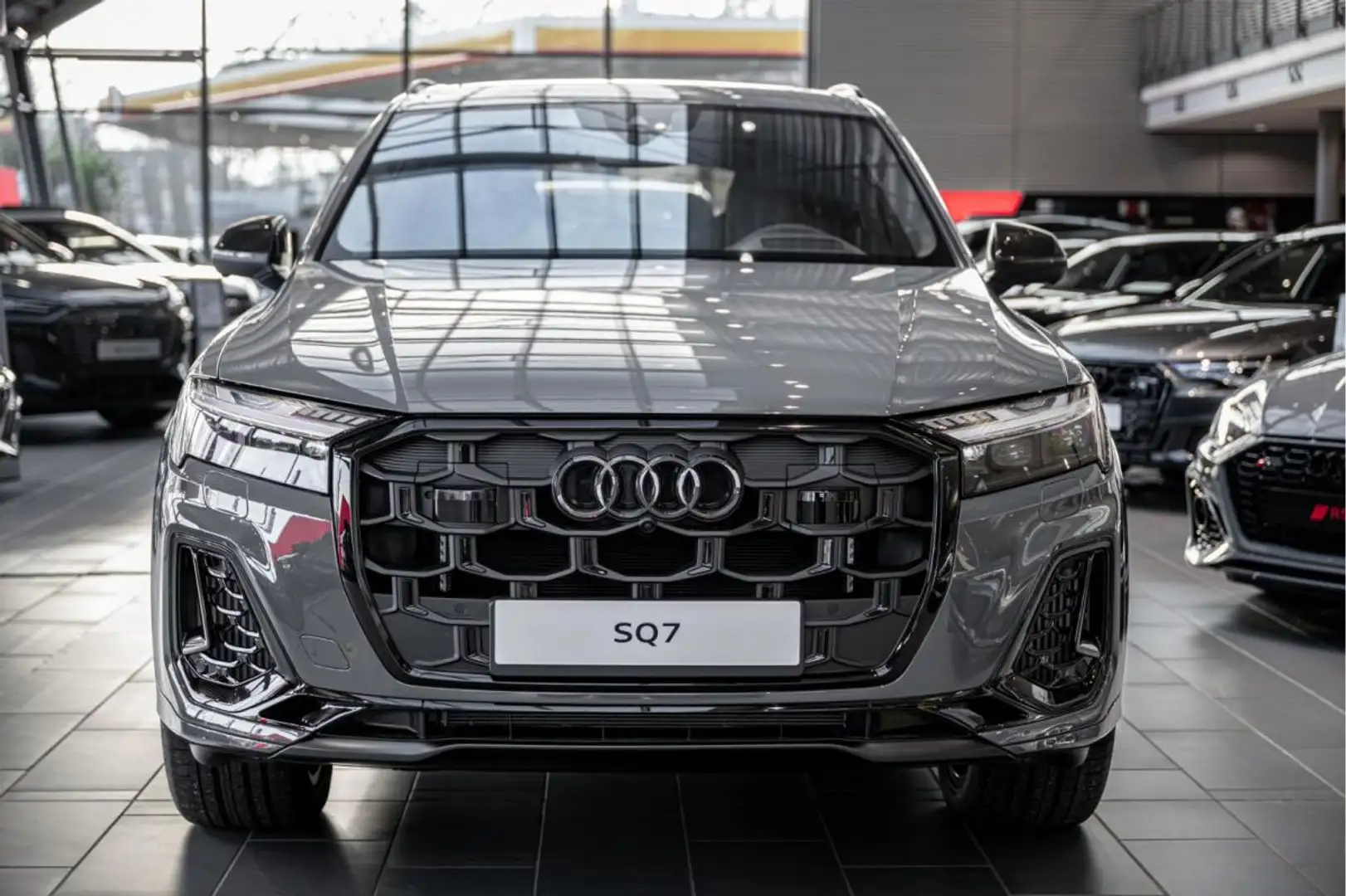 Audi SQ7 SUV TFSI tiptronic Grau - 2