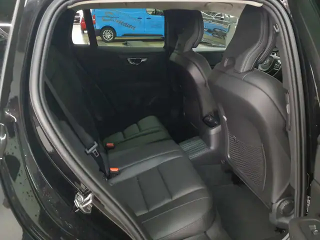 Volvo V60 view 14