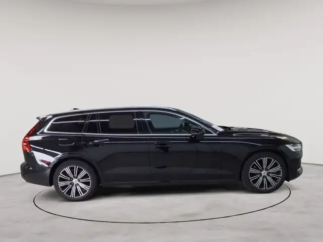 Volvo V60 view 3