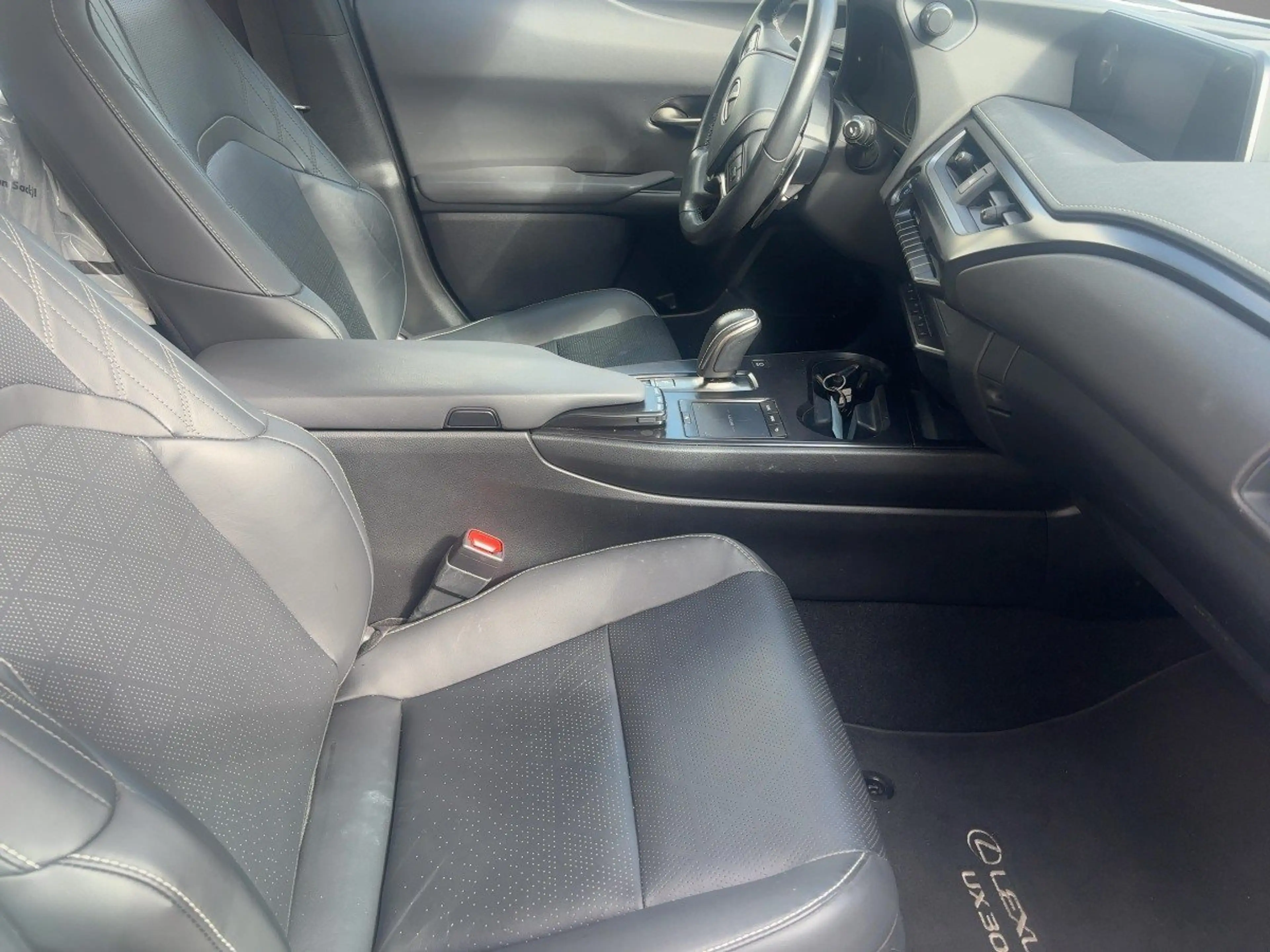 Lexus UX 300e UX 300 e 300e Executive AppleCarPlay Size klimati — photo 11