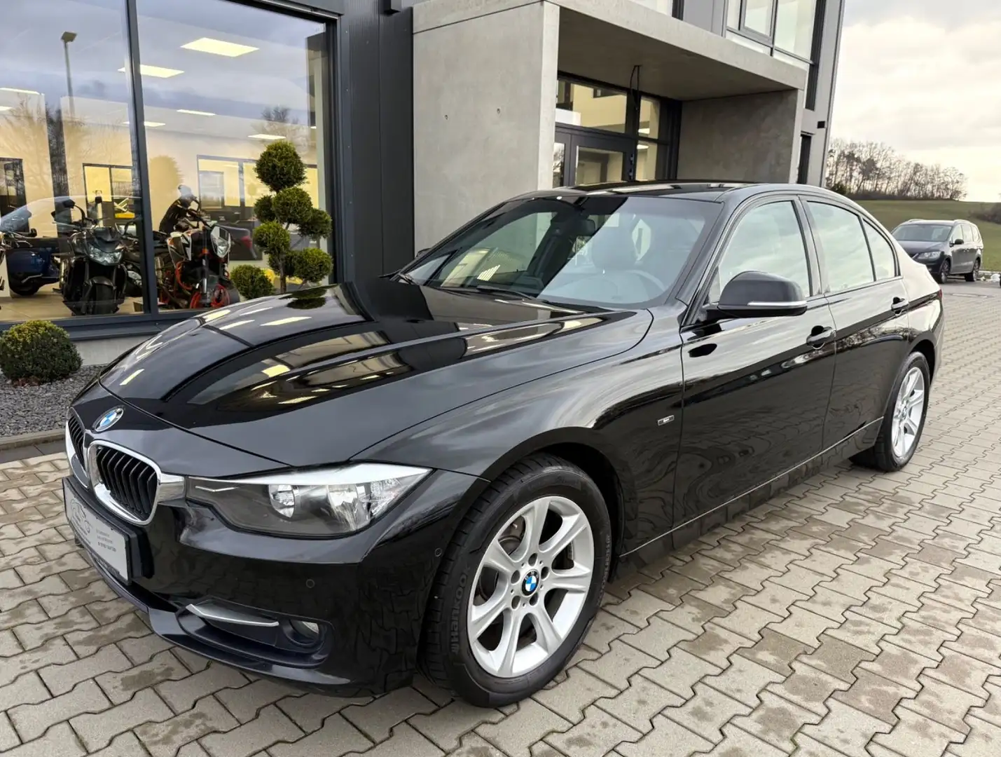 BMW 318 d Aut. Limousine Sport Line/Navi/Leder Nero - 1