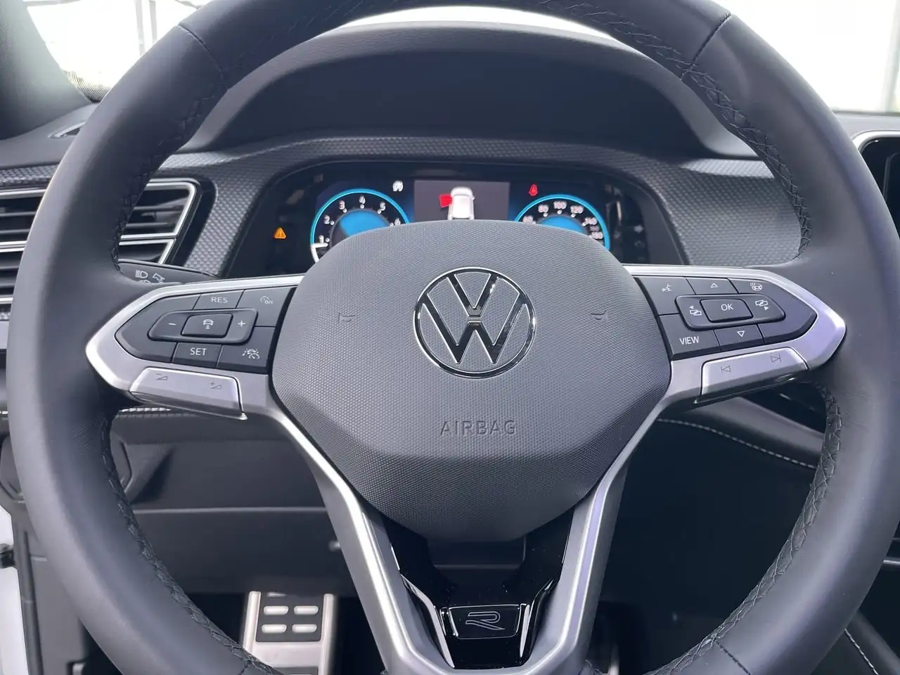 Volkswagen Atlas photo Volkswagen Atlas