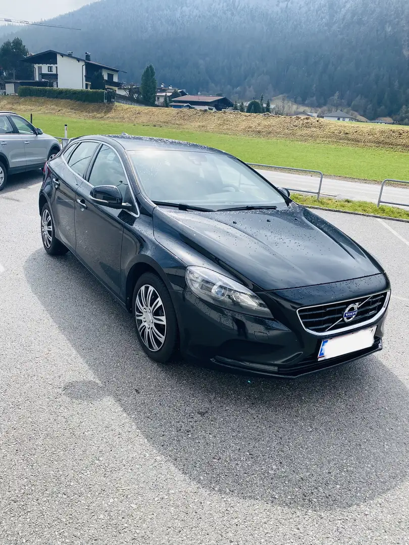 Volvo V40 D3 Momentum - 1