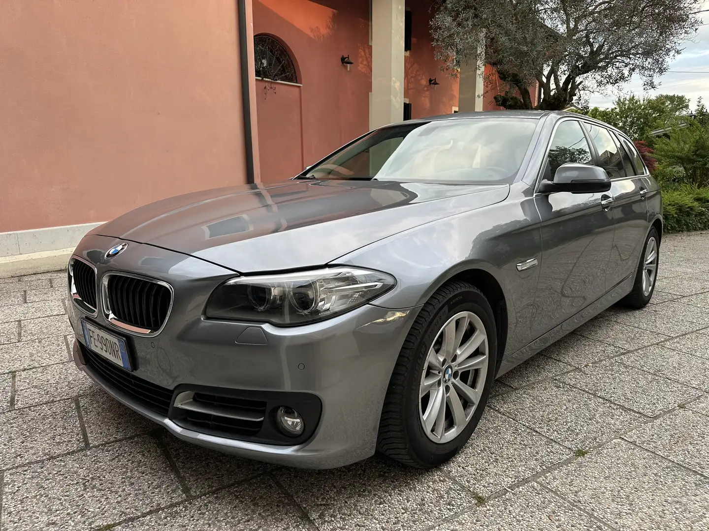 BMW 520 520d Touring xdrive 190cv auto Tagliandi BMW Grigio - 1