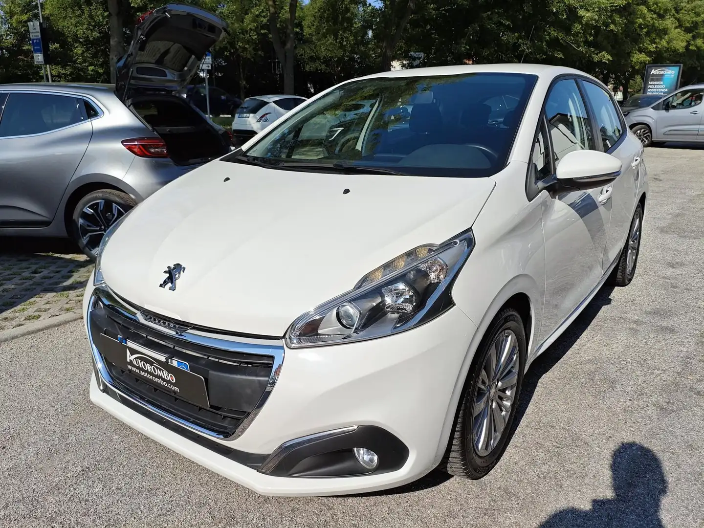 Peugeot 208 BlueHDi 75 5 porte Allure - 2