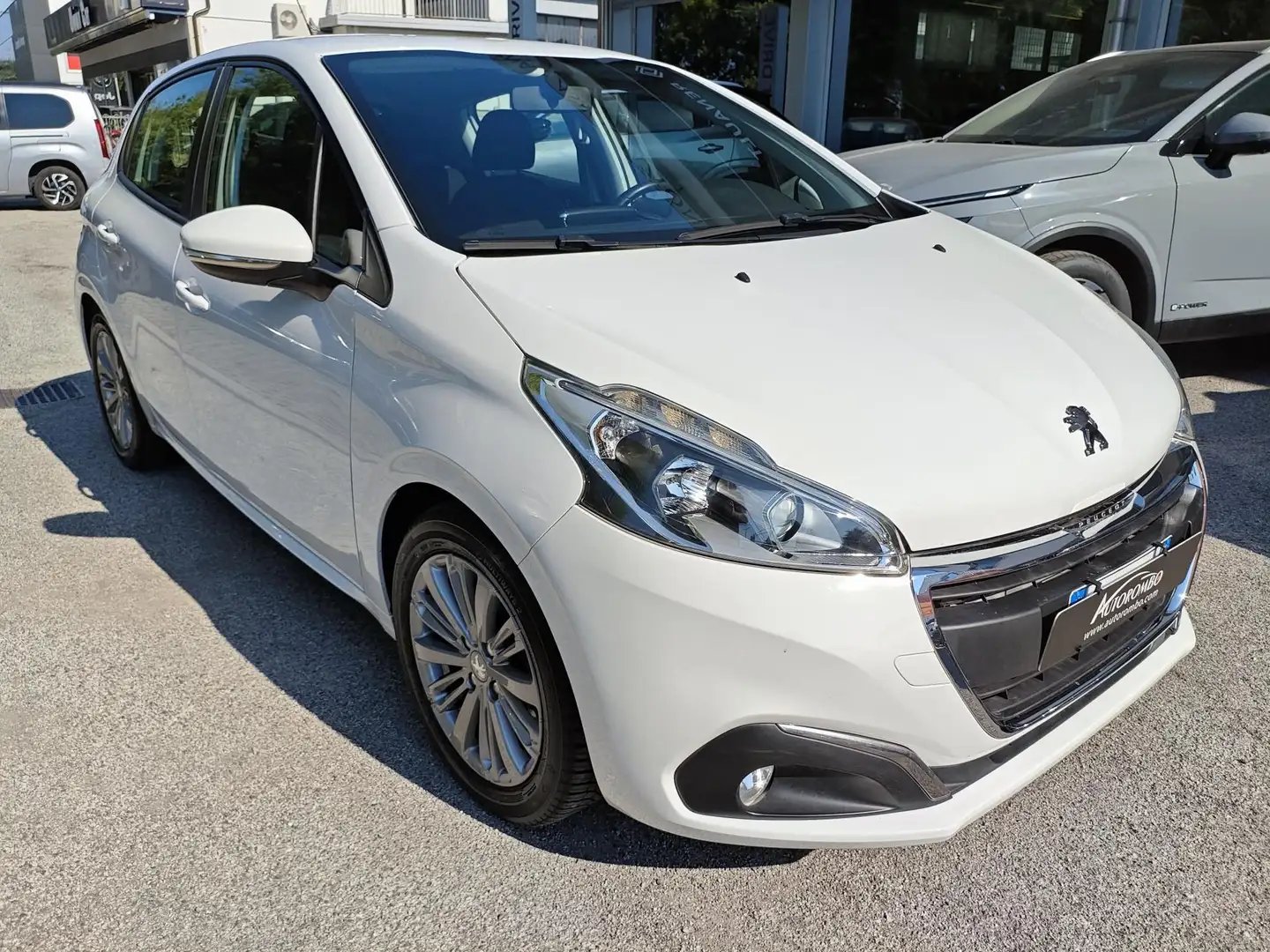 Peugeot 208 BlueHDi 75 5 porte Allure - 1