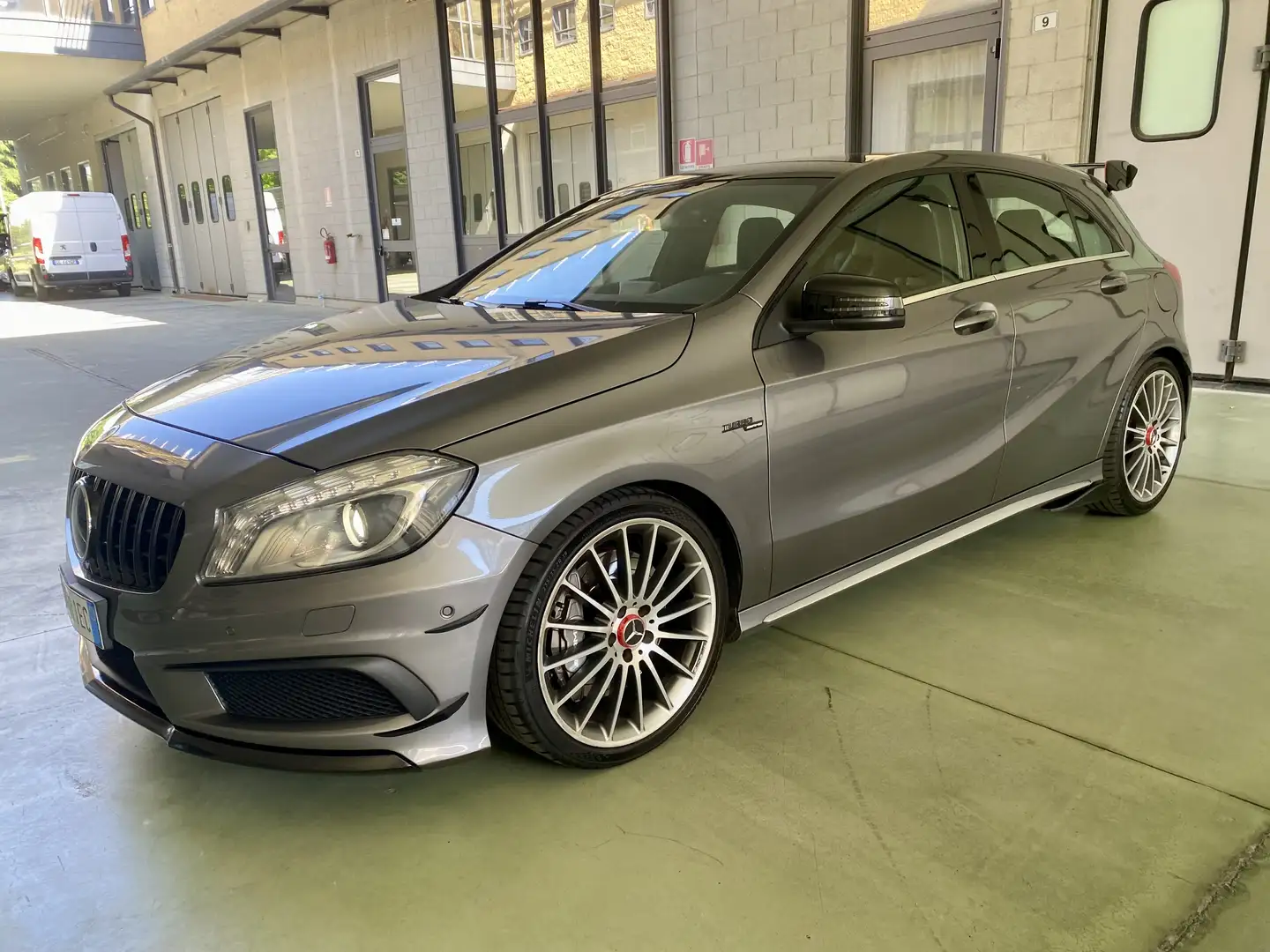 Mercedes-Benz A 45 AMG 4matic 360cv auto E6 Šedá - 2