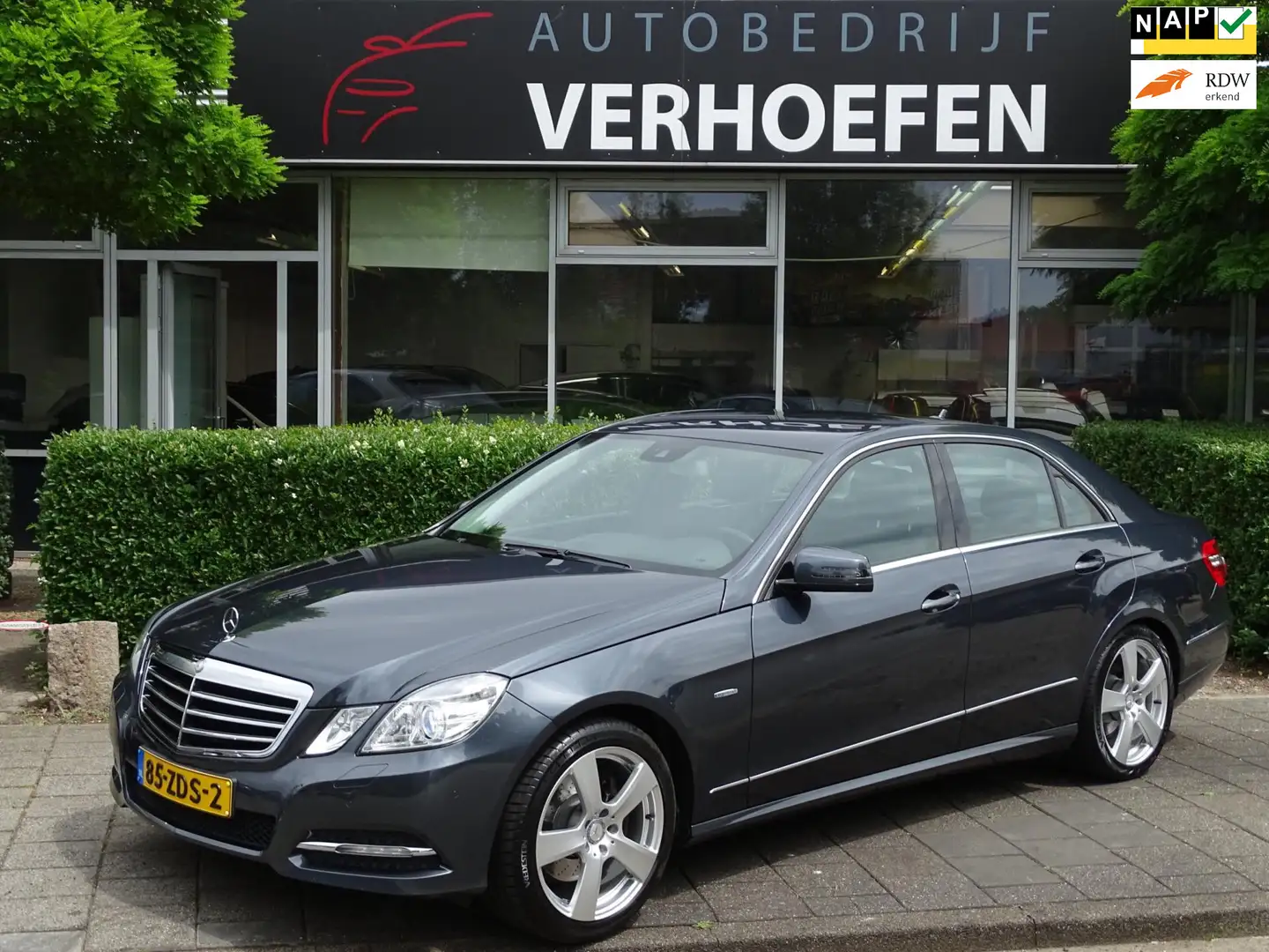 Mercedes-Benz E 200 CGI Business Class Avantgarde - AUTOMAAT - CRUISE Gris - 1