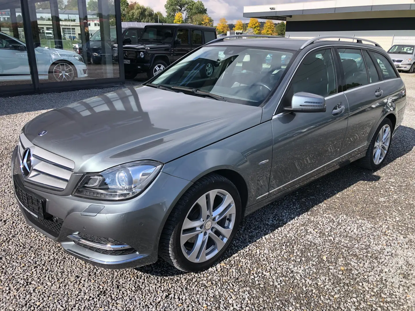 Mercedes-Benz C 250 CDI T BlueEFFICIENCY*AHK*Bi-Xenon*COMAND*3.Hand* Grau - 1